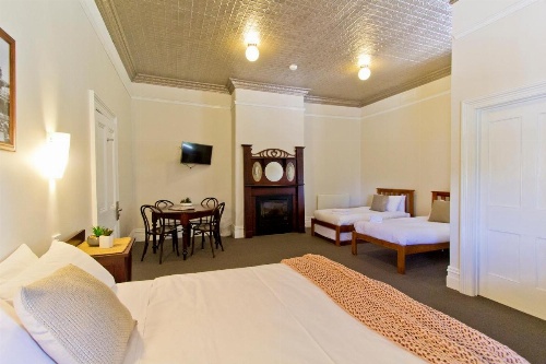 Deloraine Hotel image 31
